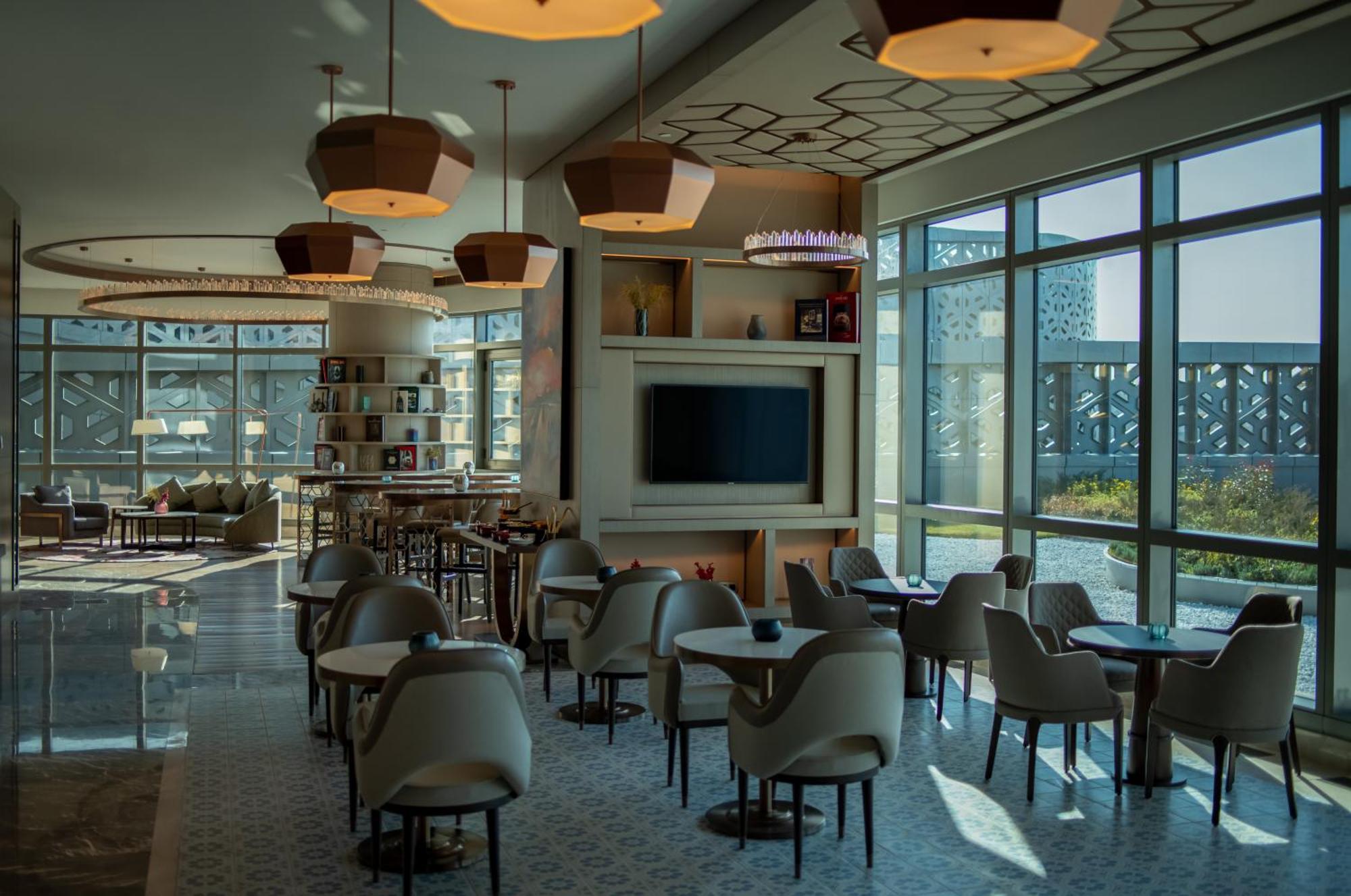 Hilton Tashkent City Екстериор снимка The lounge at the airport